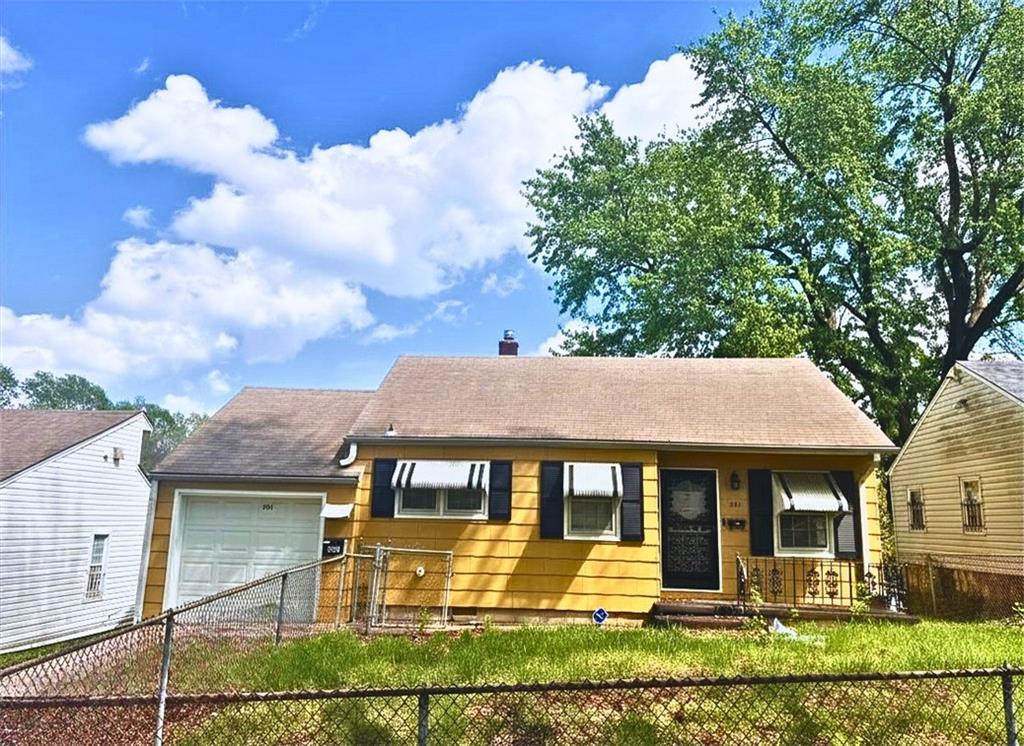 341 N Quincy Avenue Property Photo 1