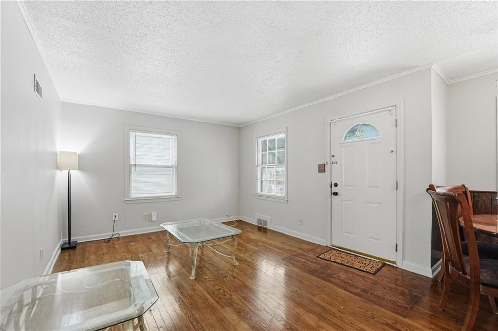 341 N Quincy Avenue Property Photo 4