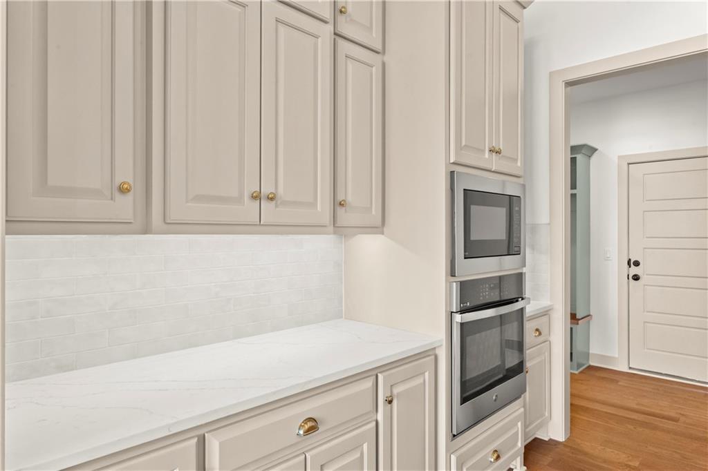 1628 Hanover Lane Property Photo 10