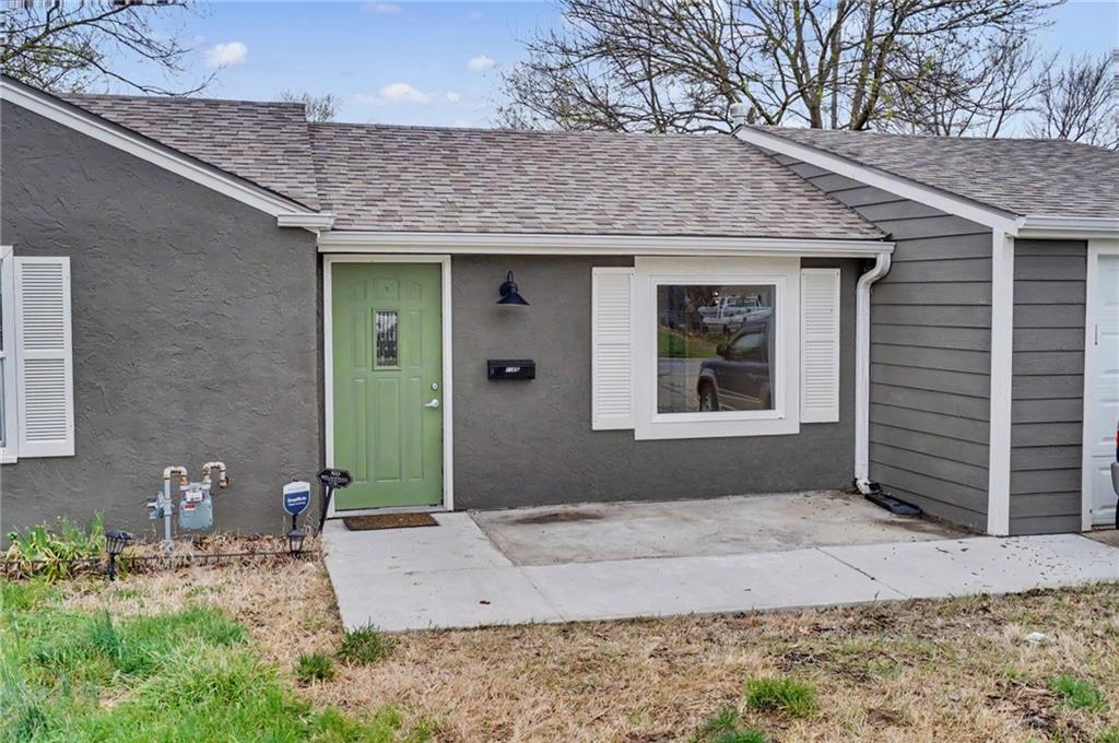 1106 S 50th Drive Property Photo 4