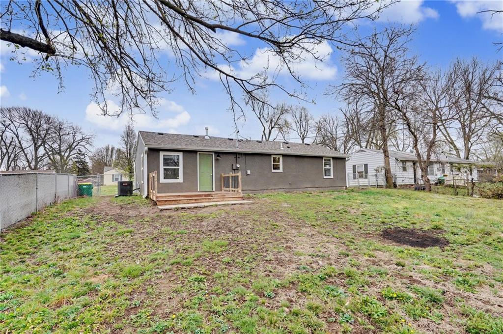 1106 S 50th Drive Property Photo 22