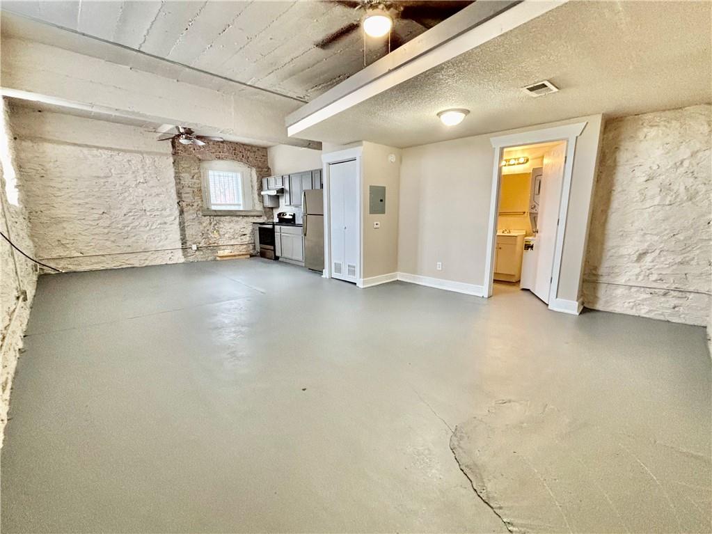 1614 E Linwood Boulevard Property Photo 15