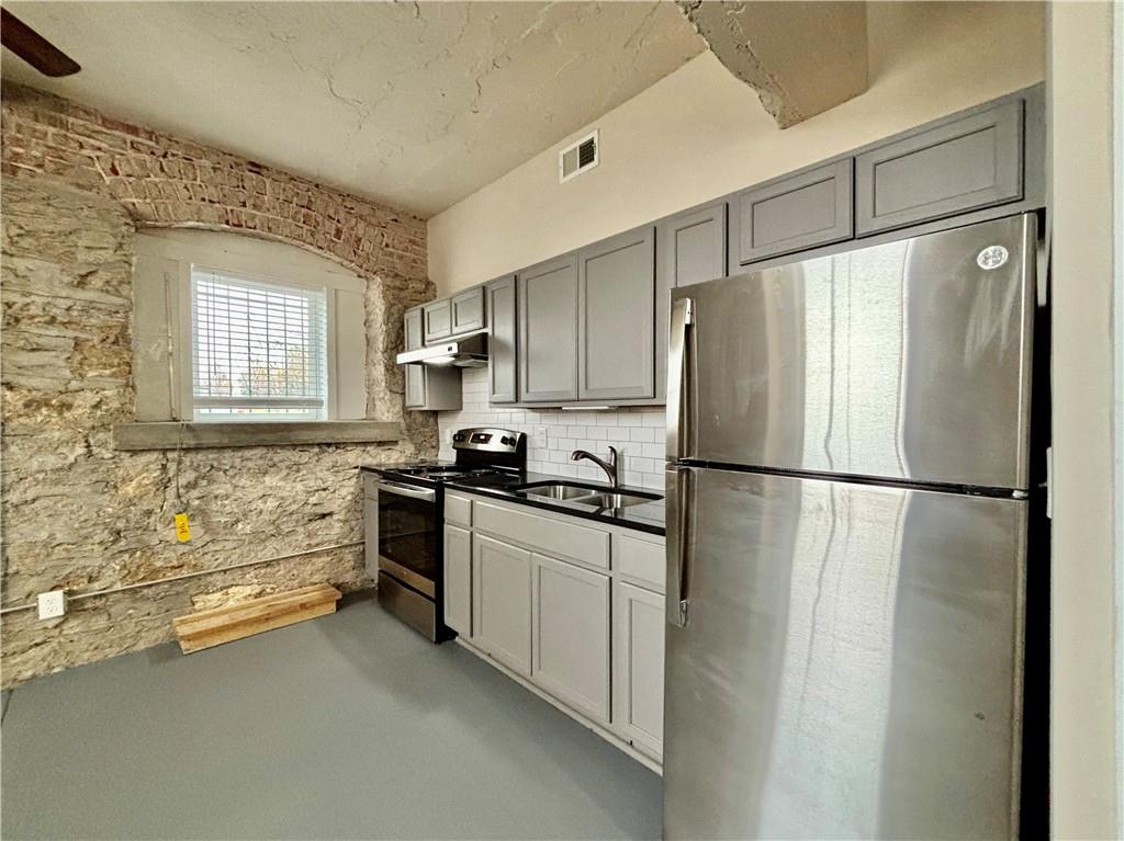 1614 E Linwood Boulevard Property Photo 16