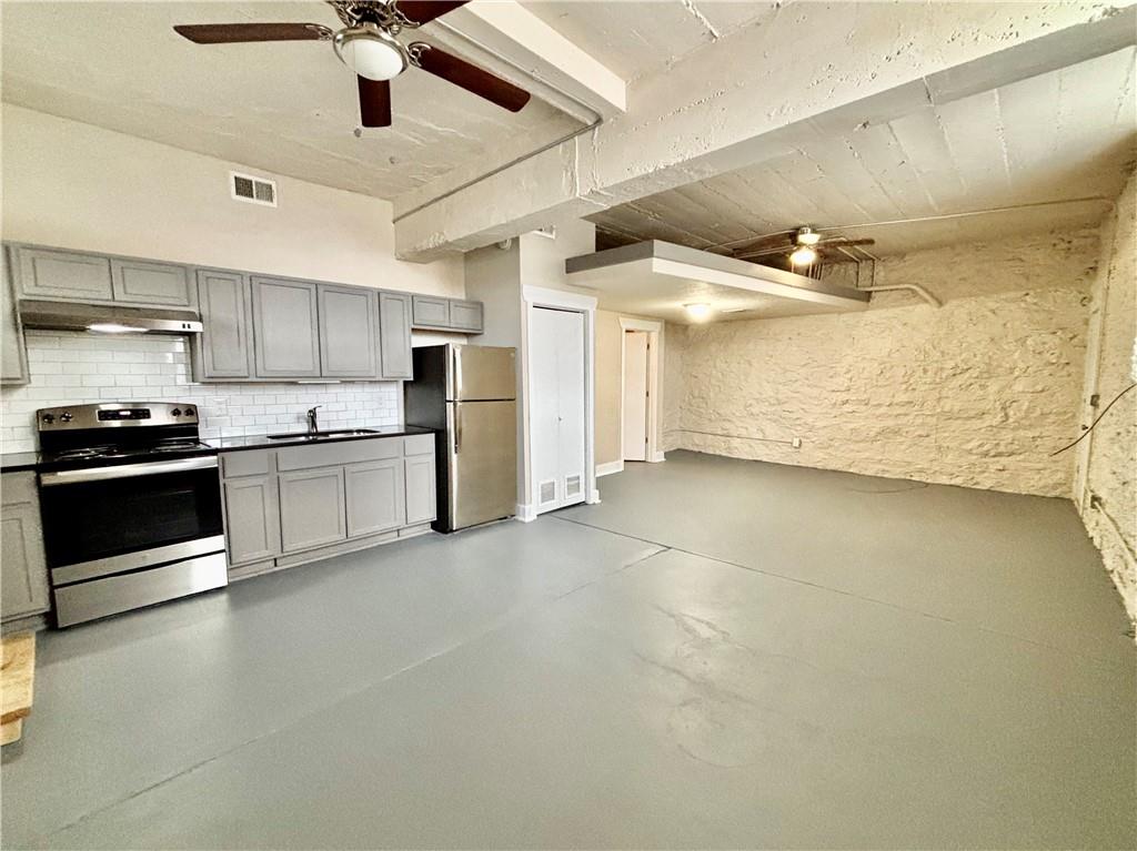 1614 E Linwood Boulevard Property Photo 18