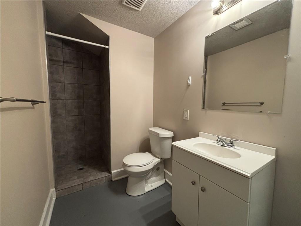 1614 E Linwood Boulevard Property Photo 19