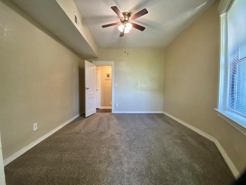 1614 E Linwood Boulevard Property Photo 26