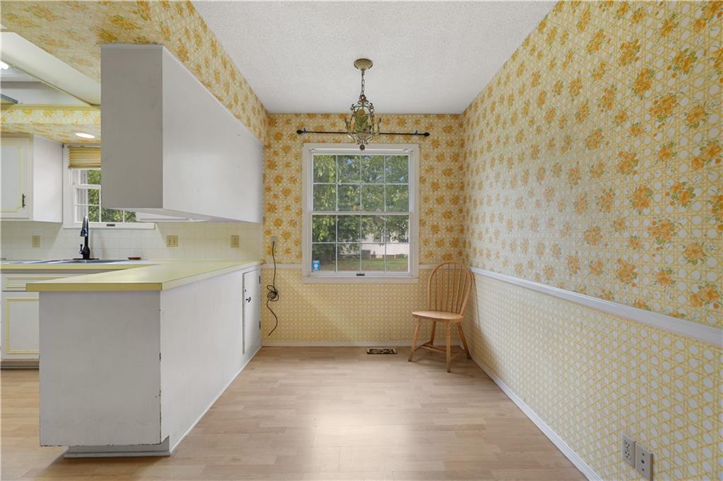 1302 W 4th Street Property Photo 10