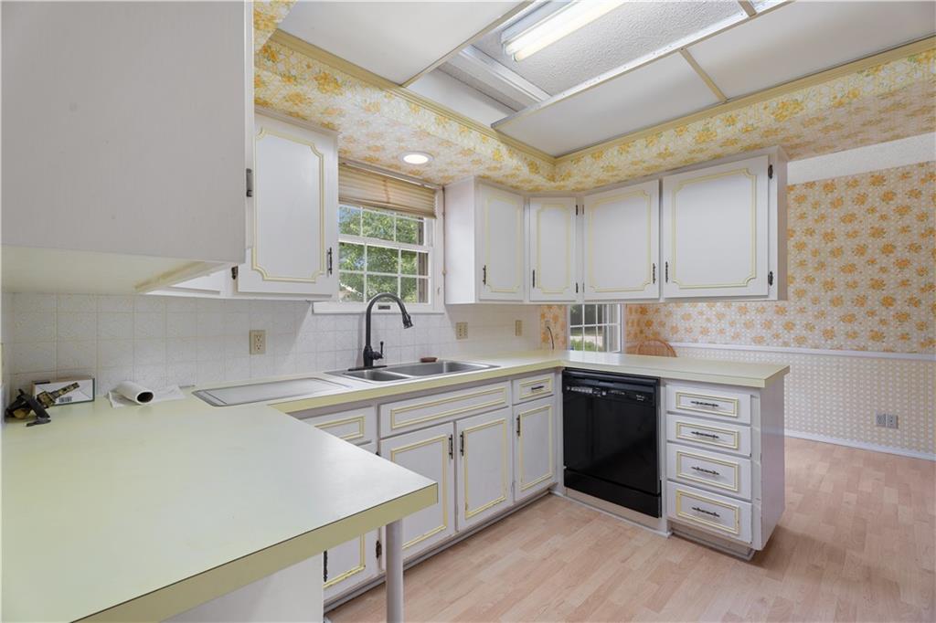 1302 W 4th Street Property Photo 14