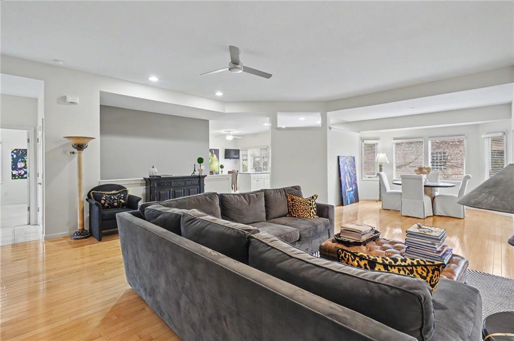 5727 Villa Drive Property Photo 11