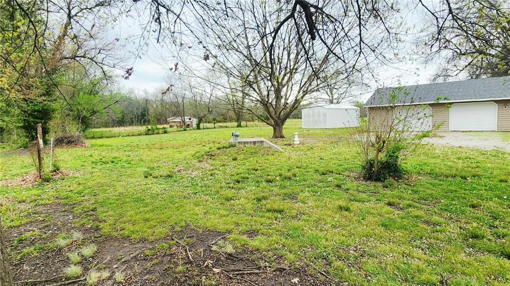 301 E Walnut Street Property Photo 37