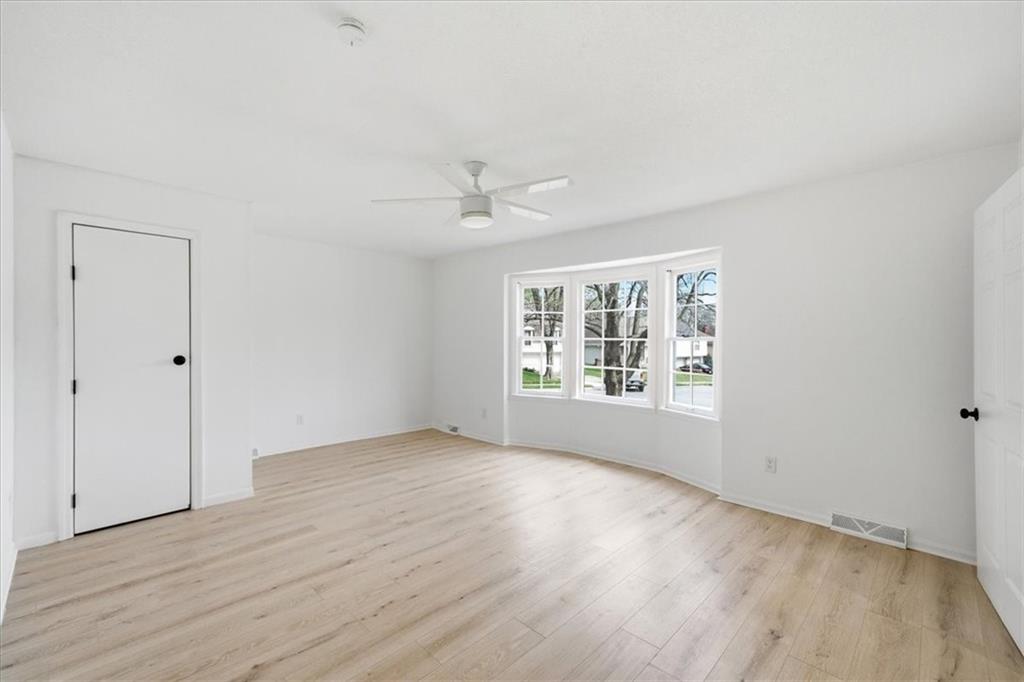 12816 Overhill Avenue Property Photo 10