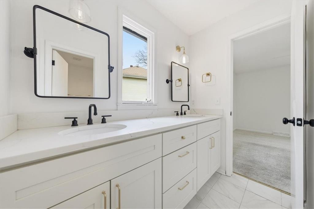 12816 Overhill Avenue Property Photo 13