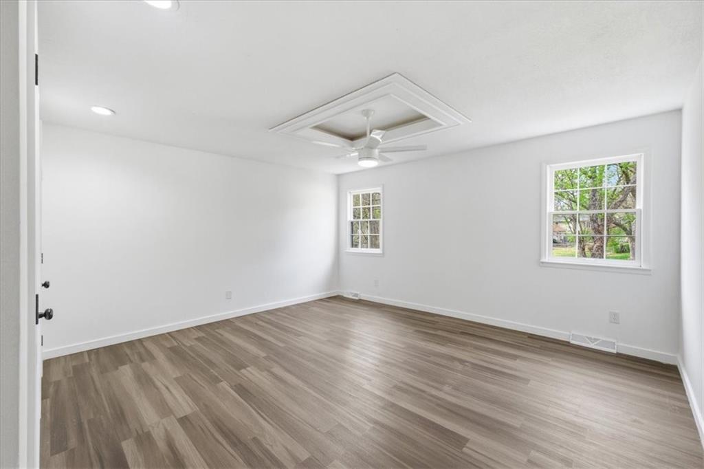 12816 Overhill Avenue Property Photo 21