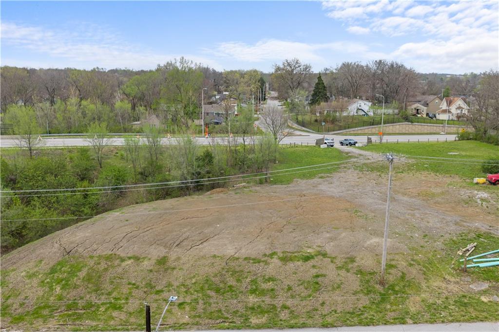 9827 E Independence Avenue Property Photo 7