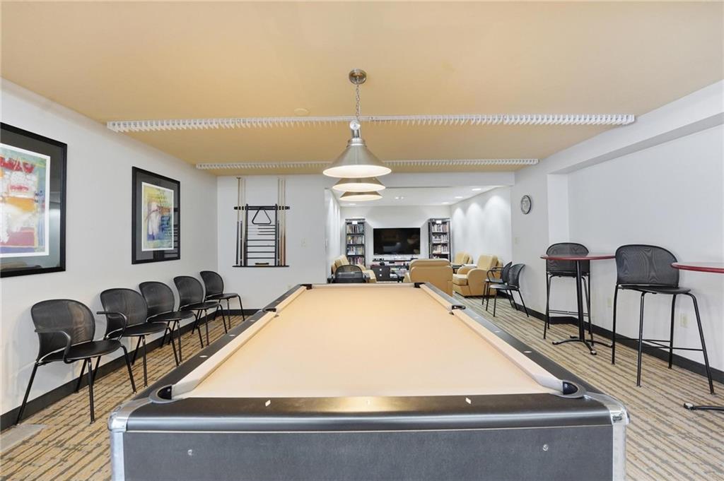 121 W 48th Street Property Photo 33