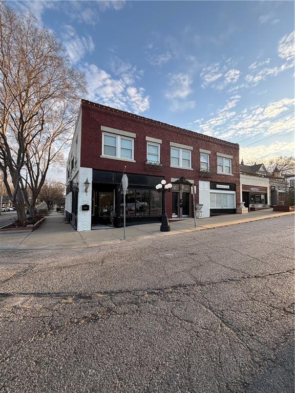1806 W 45th Street Property Photo 3