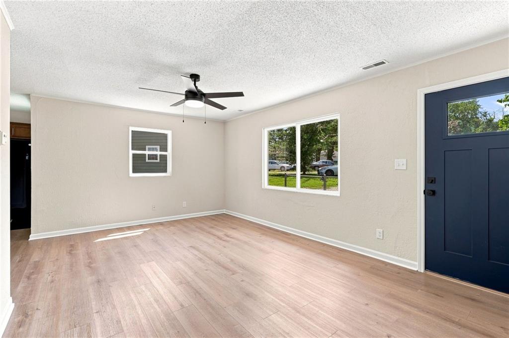 2141 Normandy Lane Property Photo 6