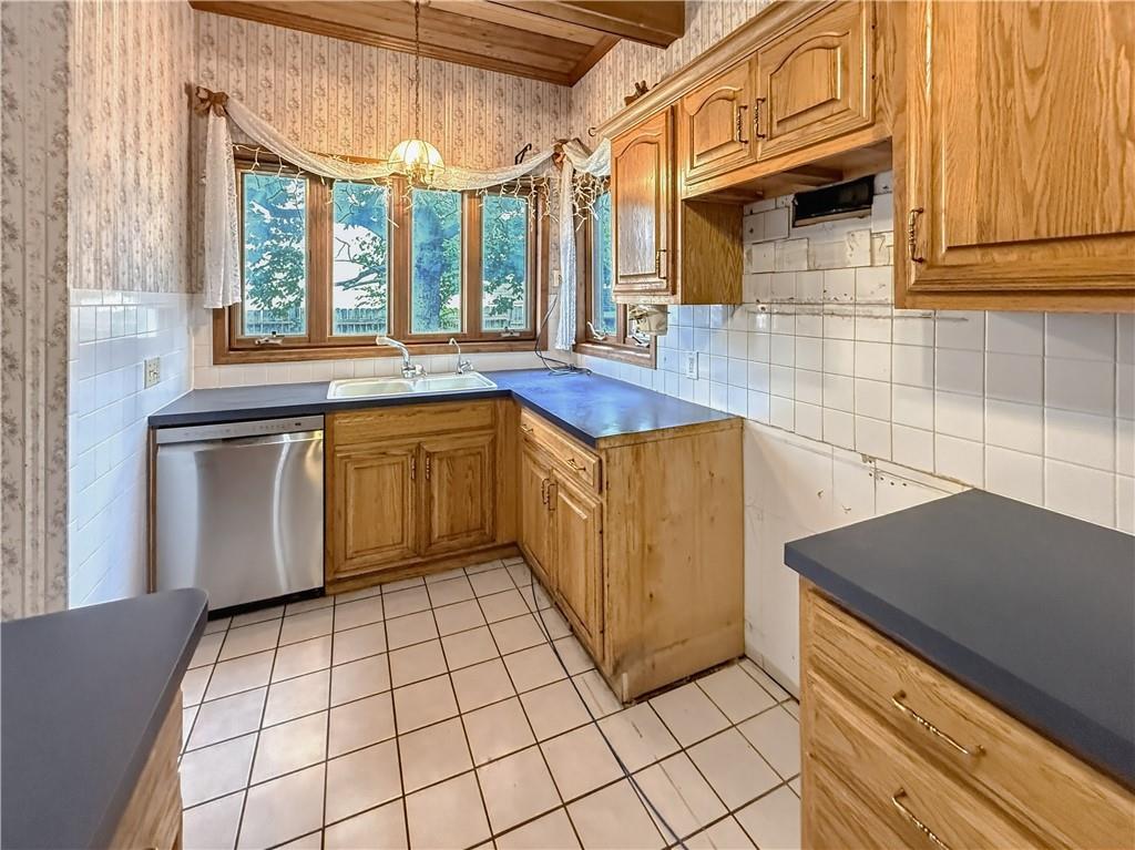 203 S Sycamore Street Property Photo 17