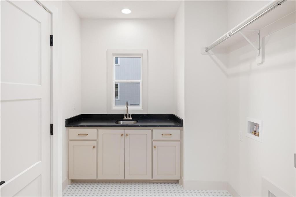 16701 Parkhill Street Property Photo 15