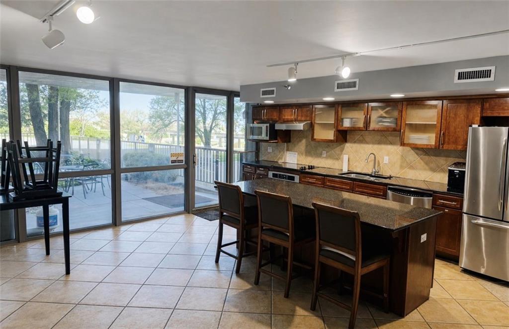 600 Admiral Boulevard Property Photo 20
