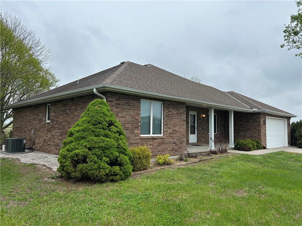 1379 Nw M Highway Property Photo 5