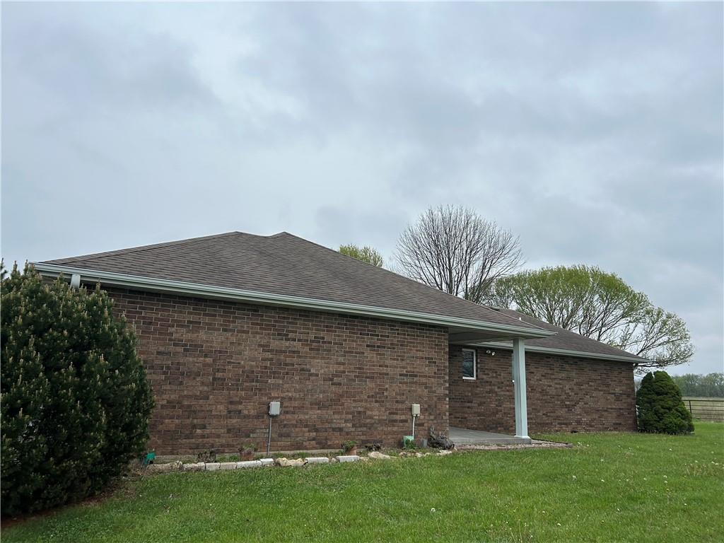 1379 Nw M Highway Property Photo 6