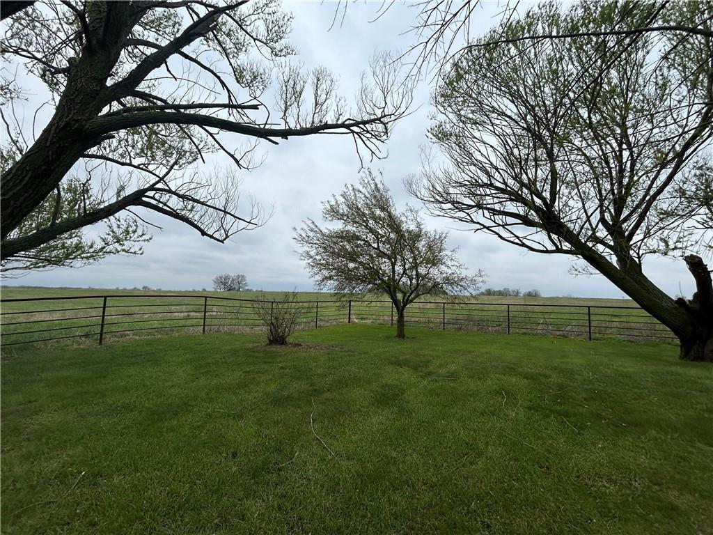 1379 Nw M Highway Property Photo 11