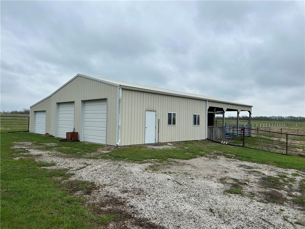 1379 Nw M Highway Property Photo 14