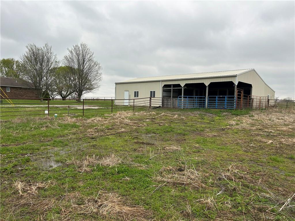 1379 Nw M Highway Property Photo 15