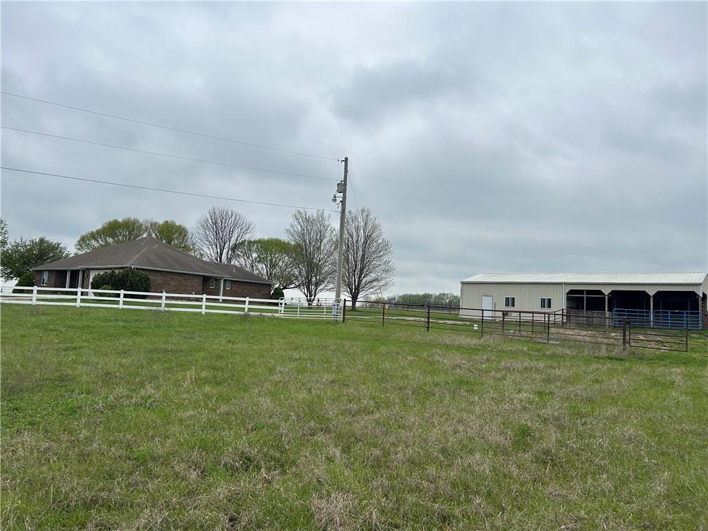 1379 Nw M Highway Property Photo 24