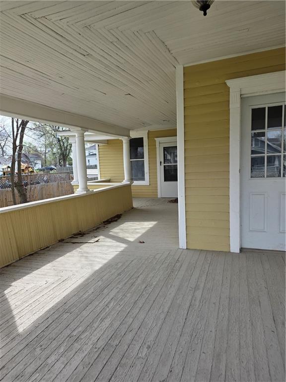 715 W 4th Street Property Photo 5