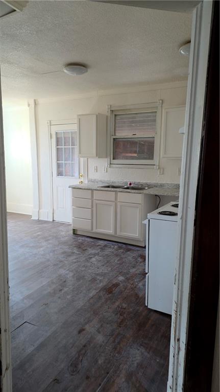 715 W 4th Street Property Photo 10