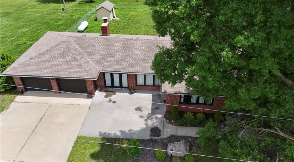 411 S Hillcrest Drive Property Photo 9