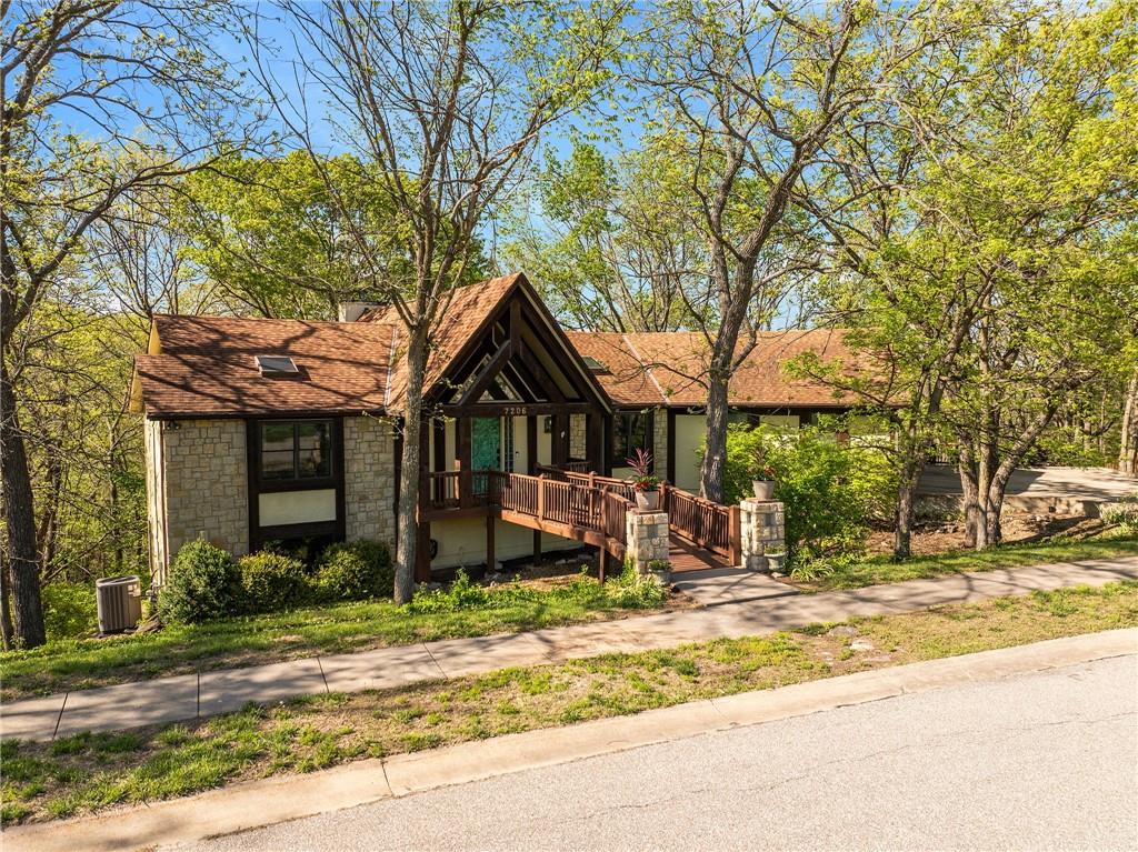 7206 Larson Avenue Property Photo 3