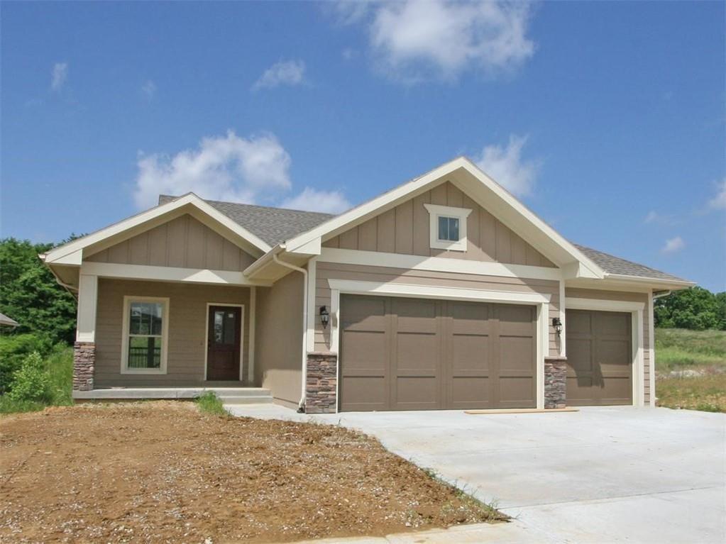 4820 NW Huonker Court Property Photo 1