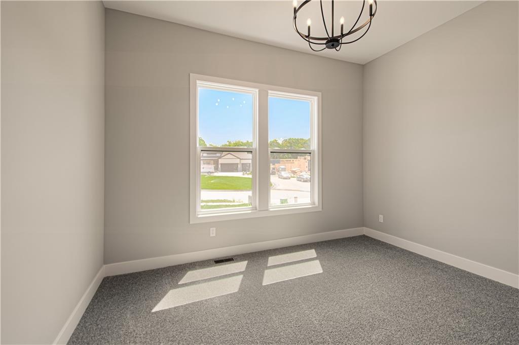 4830 Nw Huonker Court Property Photo 23