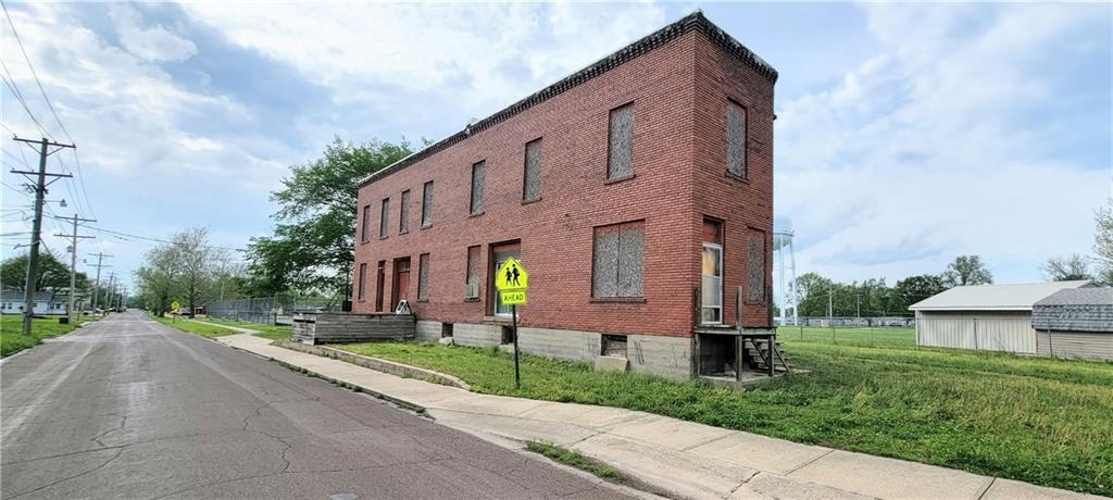 512 E Monroe Street Property Photo 3