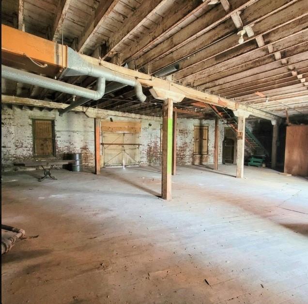 512 E Monroe Street Property Photo 10