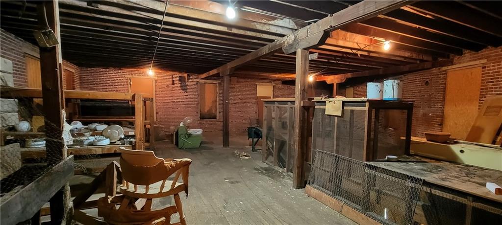 512 E Monroe Street Property Photo 33