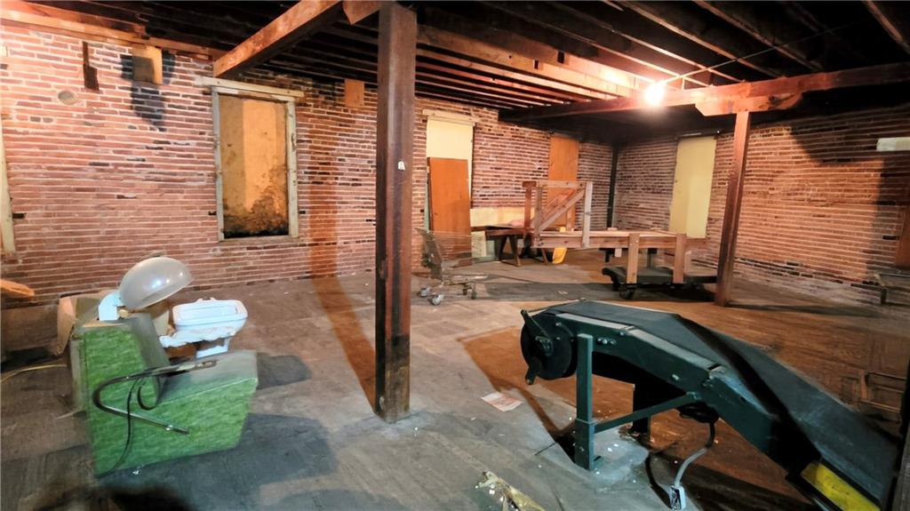 512 E Monroe Street Property Photo 37
