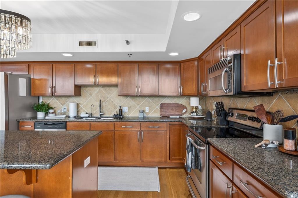 600 Admiral Boulevard Property Photo 21