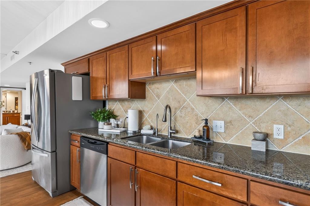 600 Admiral Boulevard Property Photo 22