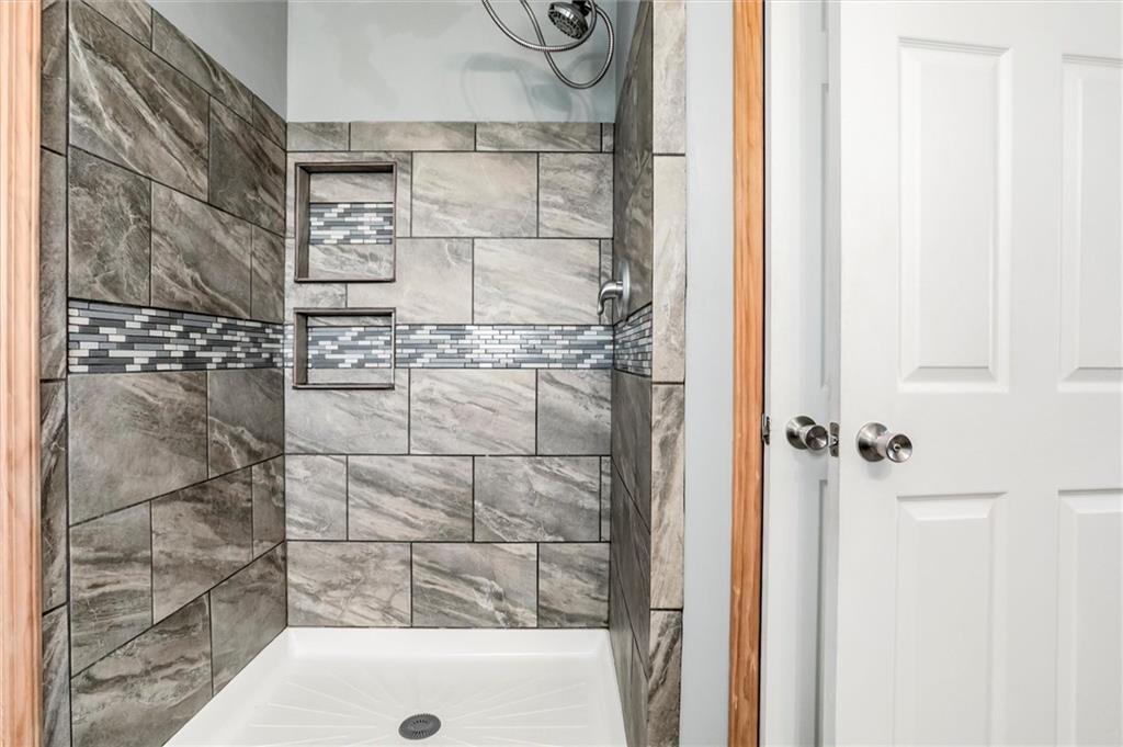 406 S Jackson Street Property Photo 16