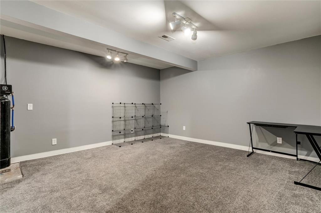 406 S Jackson Street Property Photo 23