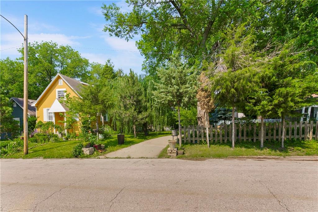 1870 N 27th Street Property Photo 1