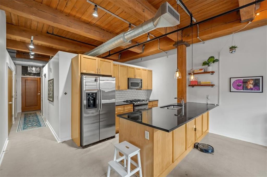 712 Broadway Boulevard Property Photo 2