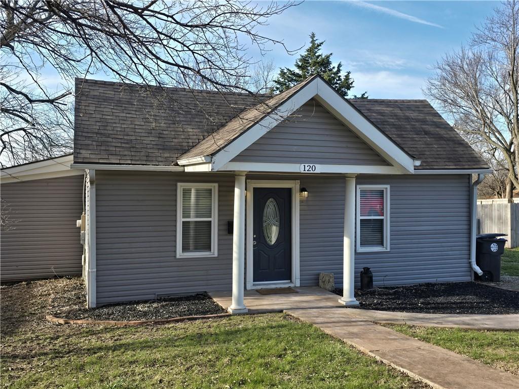120 E South Avenue Property Photo 2