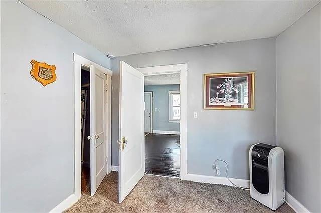 4028 E 68th Terrace Property Photo 8