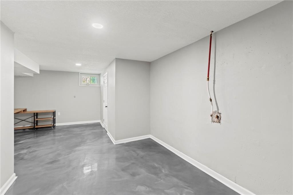 5977 Se 208th Street Property Photo 29