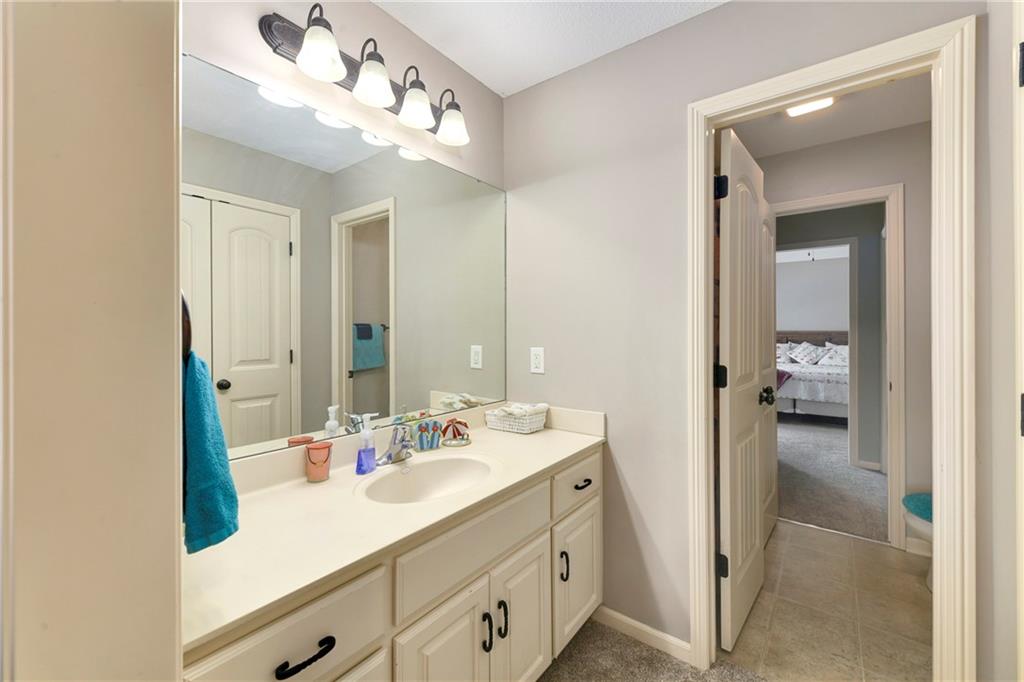 1917 Sw Sage Canyon Road Property Photo 24